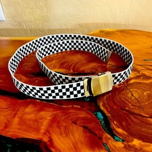Checkered knitted belt with metal clip